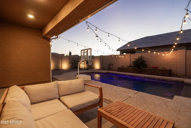 $420,000 | 6230 South 34th Drive, Phoenix, AZ 85041