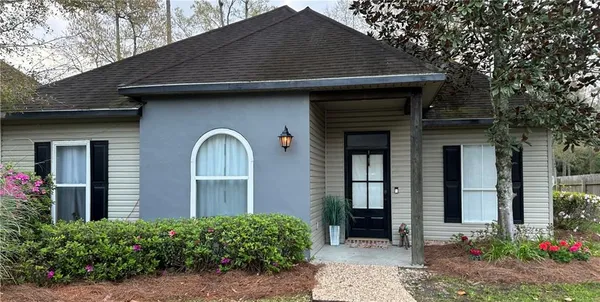 $2,000 | 1555 Marigny Avenue, Mandeville, LA 70448