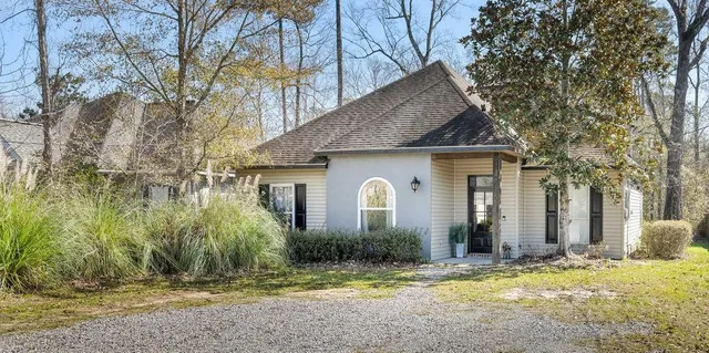 $2,000 | 1555 Marigny Avenue, Mandeville, LA 70448