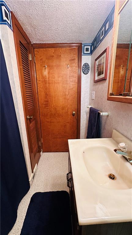 3218 Eastview Road Bethel Park, PA 15102 - Photo 39 of 49 Upper level bathroom.