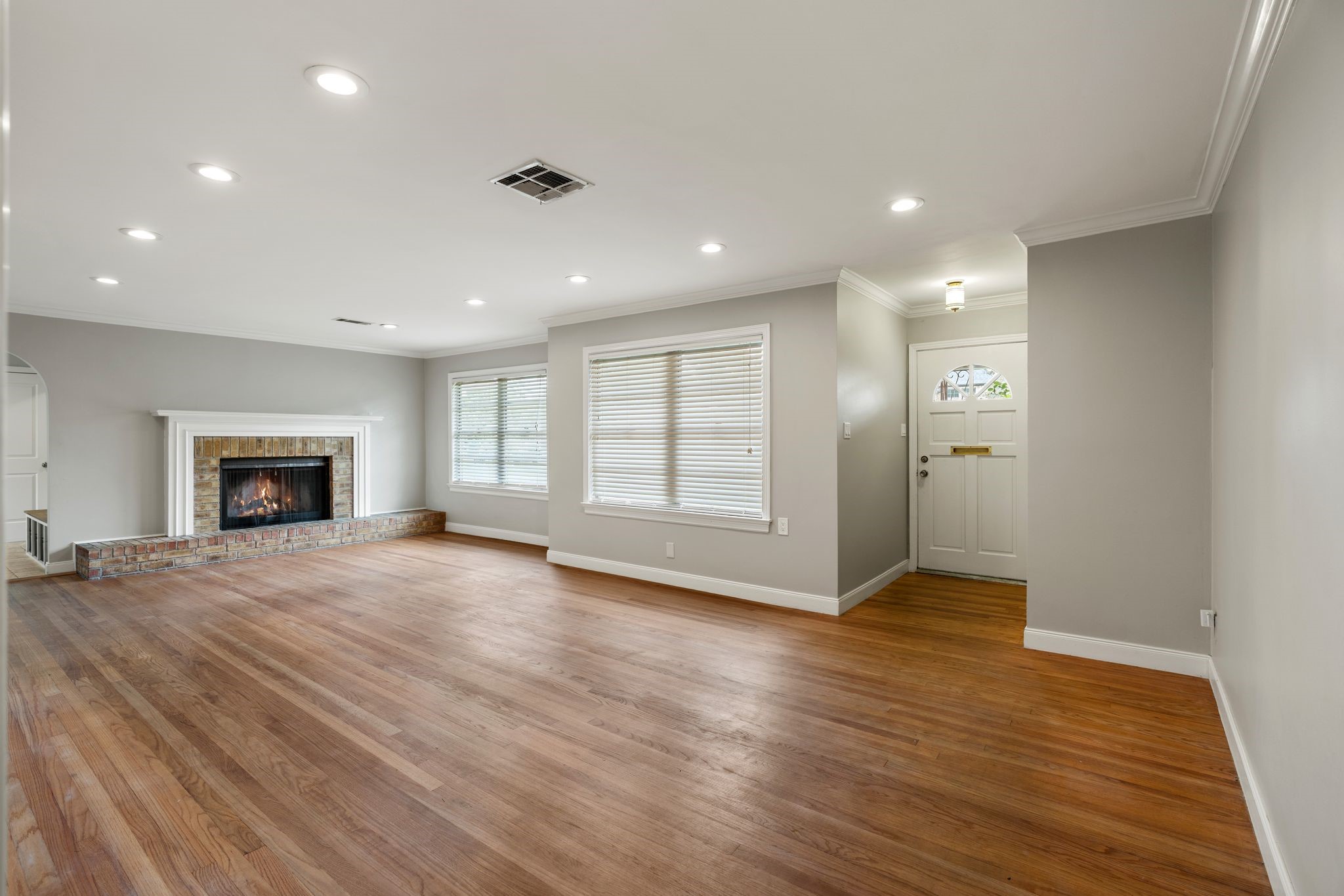 9333 Walterville Road Houston, TX 77080 - Photo 4 of 36