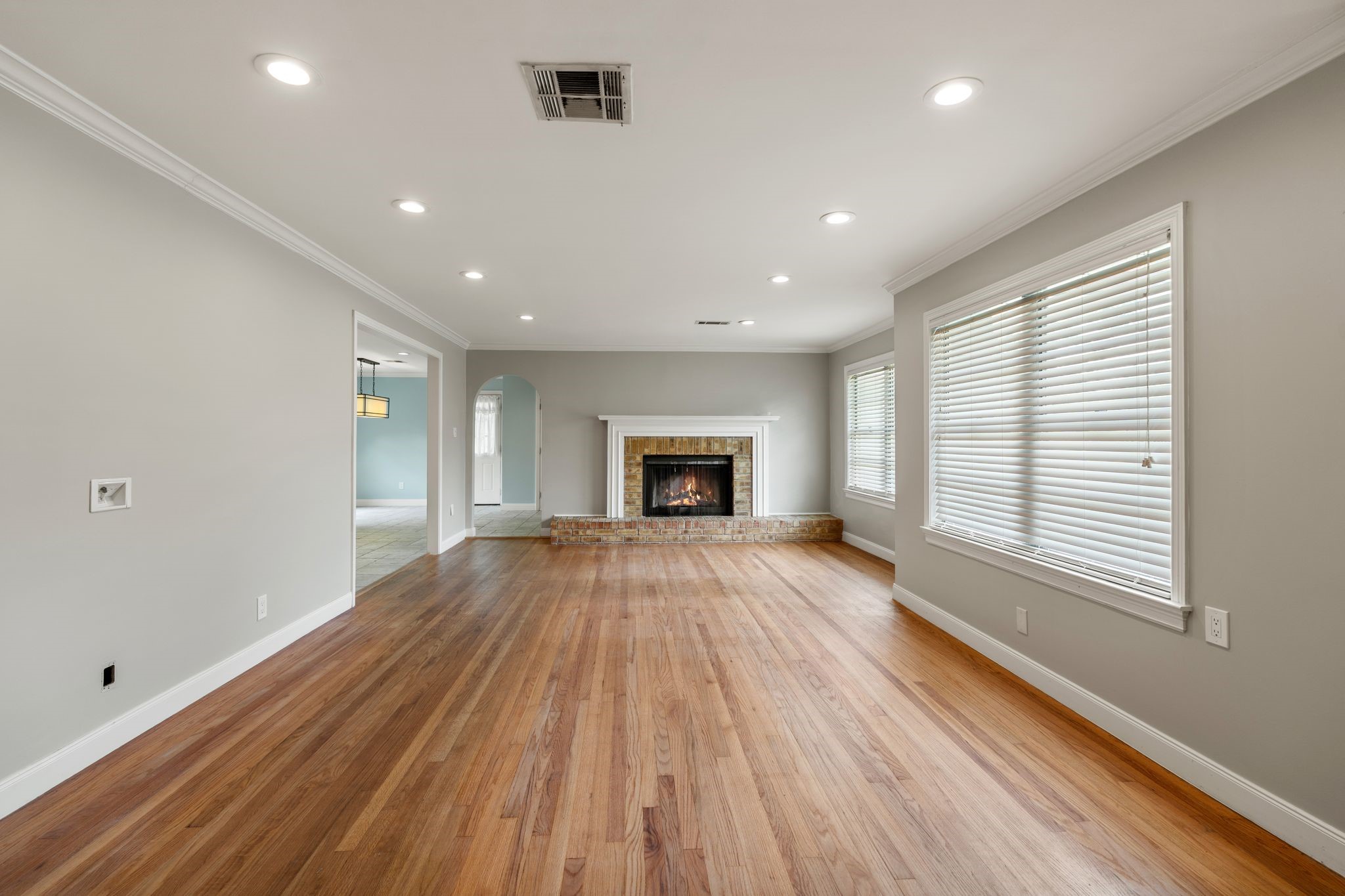 9333 Walterville Road Houston, TX 77080 - Photo 5 of 36