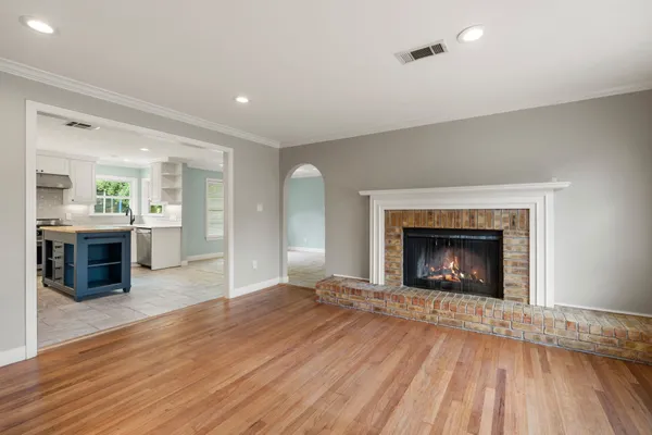 $2,850 | 9333 Walterville Road, Houston, TX 77080