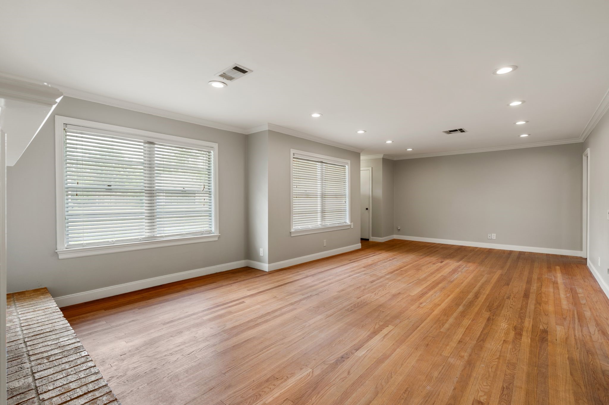 9333 Walterville Road Houston, TX 77080 - Photo 8 of 36