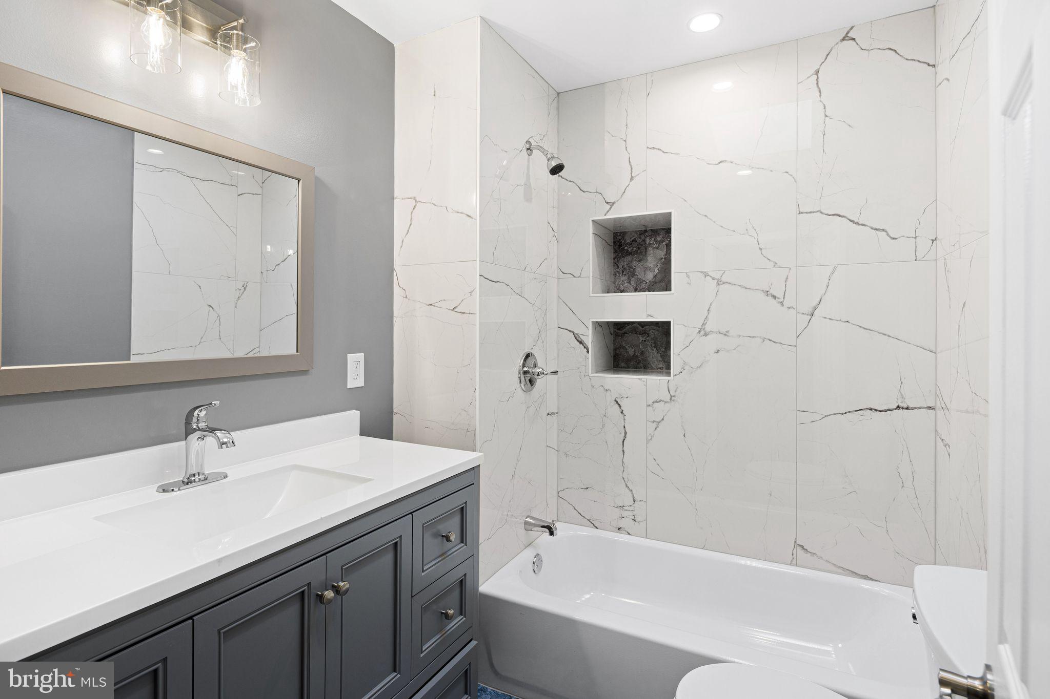 7818 Lennox Road Upper Darby, PA 19082 - Photo 23 of 32 Full Hall Bath (Upper Level)