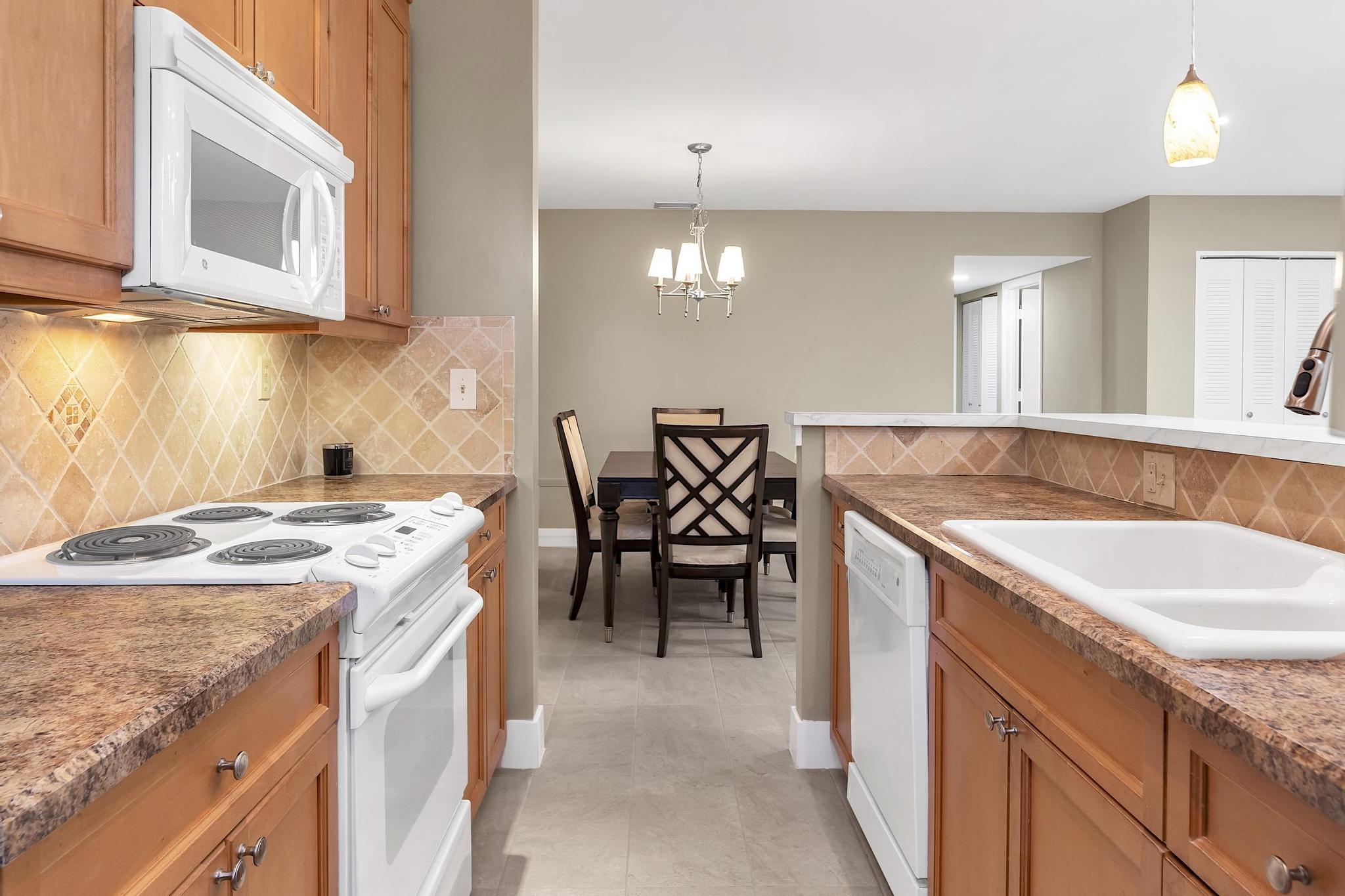 13950 Nesting Way, Unit C Delray Beach, FL 33484 - Photo 20 of 43 13950 - 025