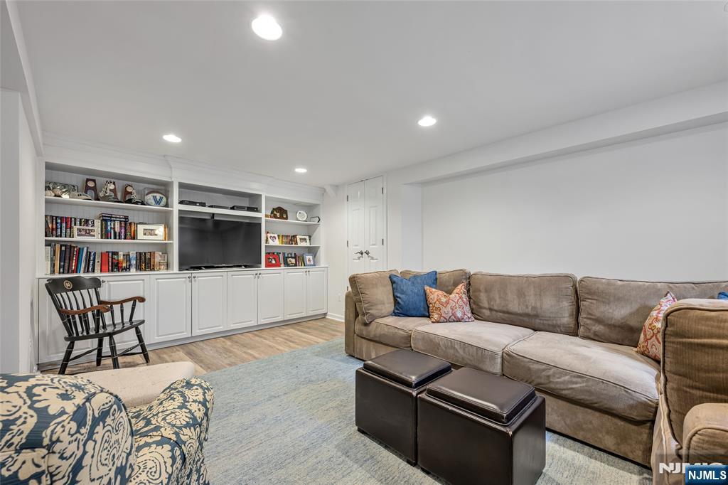 716 Morningside Road Ridgewood, NJ 07450 - Photo 29 of 47