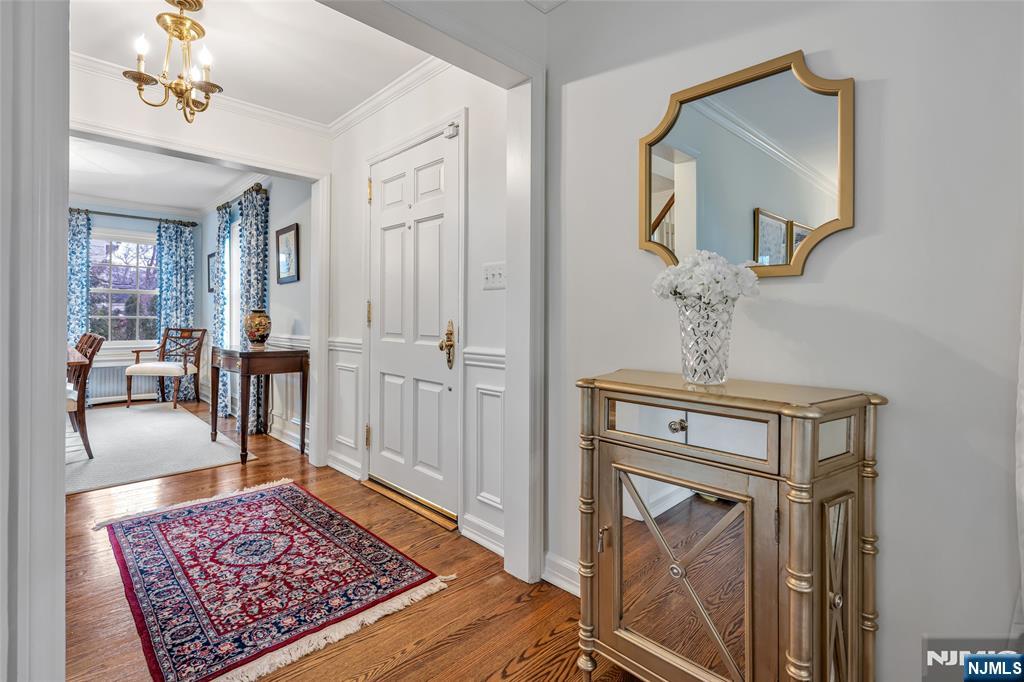 716 Morningside Road Ridgewood, NJ 07450 - Photo 4 of 47