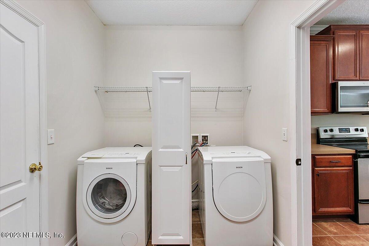 124 Bedstone Drive St. Johns, FL 32259 - Photo 15 of 60 35-Laundry Room