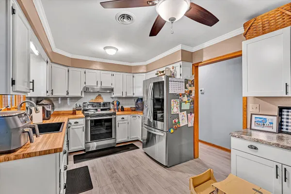 $389,900 | 6029 Twelve Oclock Knob Road, Roanoke, VA 24018