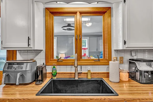 $389,900 | 6029 Twelve Oclock Knob Road, Roanoke, VA 24018