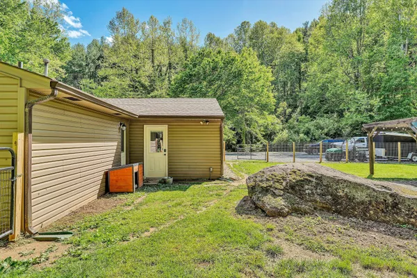 $389,900 | 6029 Twelve Oclock Knob Road, Roanoke, VA 24018