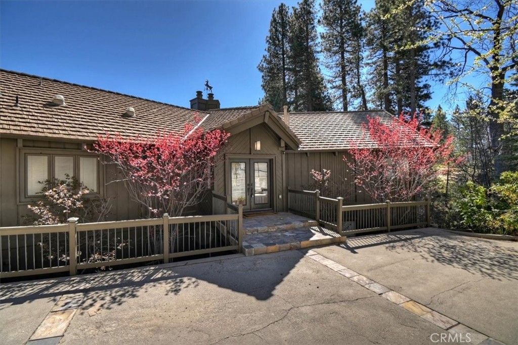 299 Riviera Drive Lake Arrowhead, CA 92352 - Photo 5 of 63