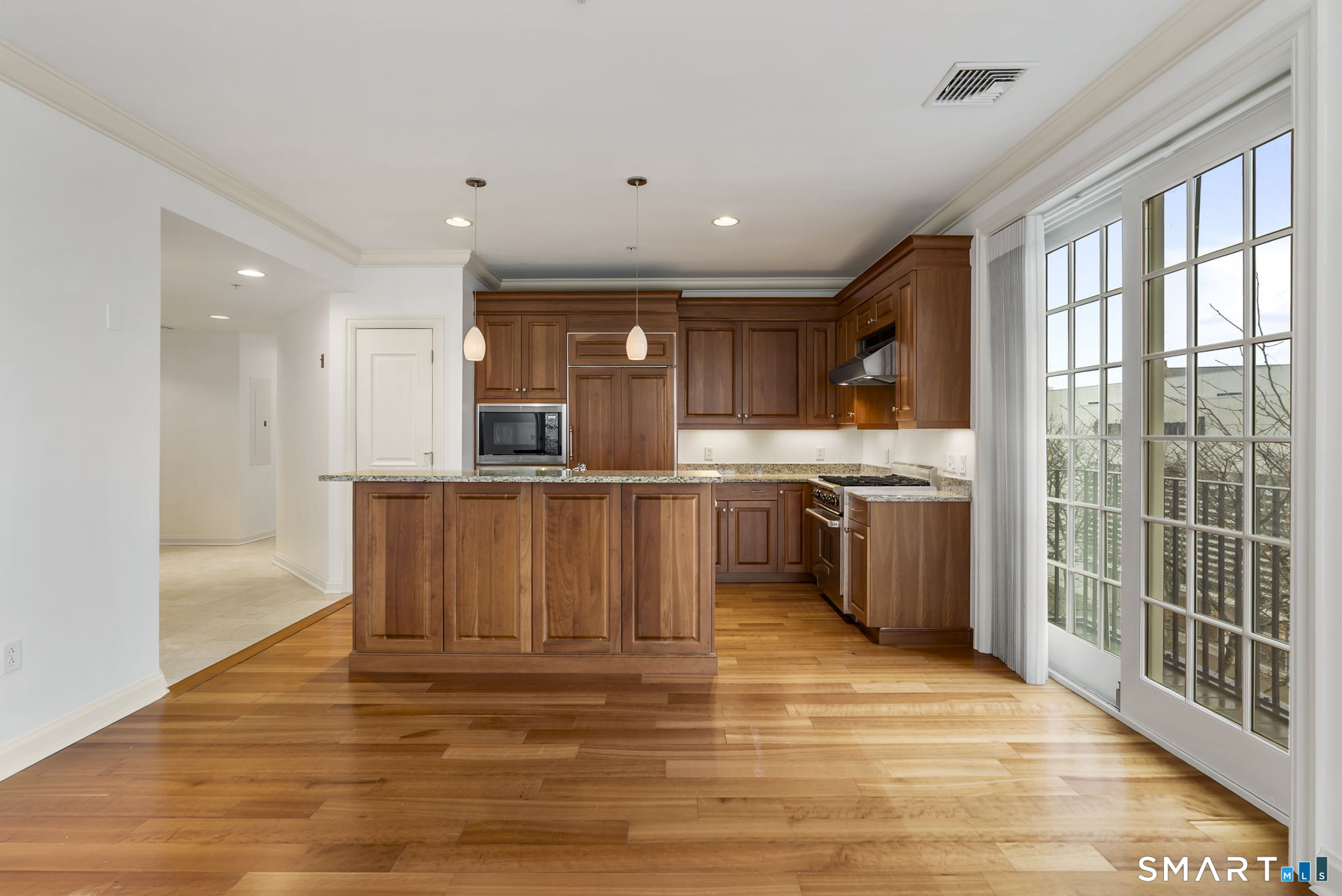 85 Memorial Road, Unit 313 West Hartford, CT 06107 - Photo 3 of 30