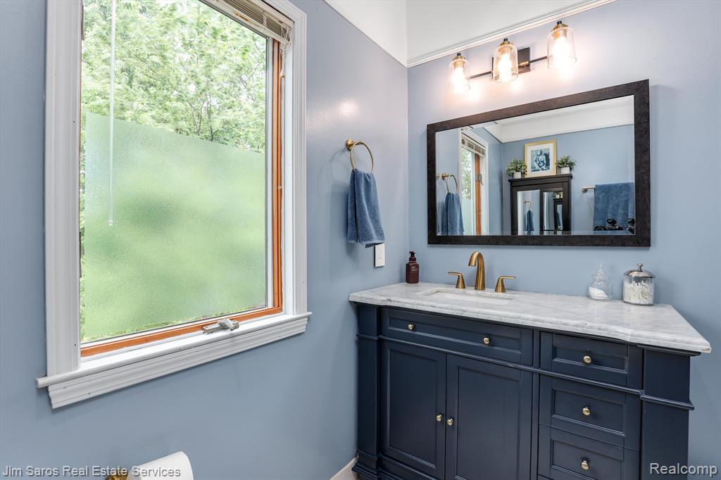 1322 Hampton Road Grosse Pointe Woods, MI 48236 - Photo 21 of 42