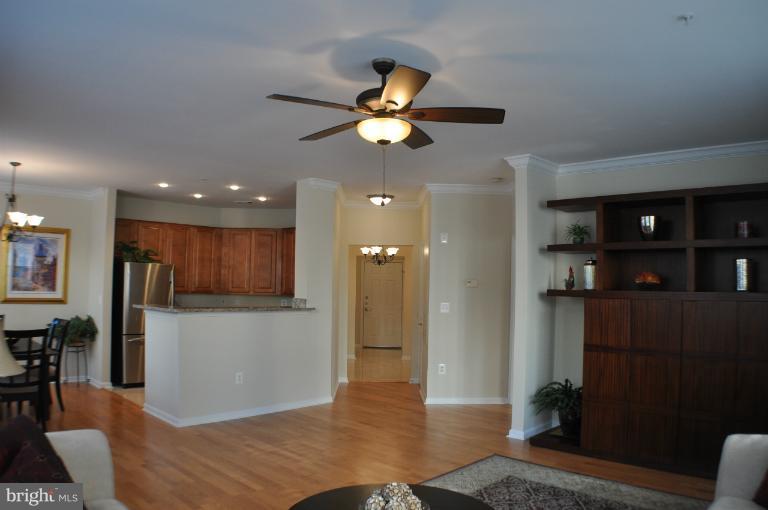 12000 Market Street, Unit 101 Reston, VA 20190 - Photo 14 of 30 Family Room