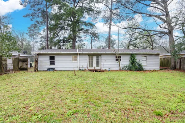 $1,650 | 304 Harris Boulevard, Conroe, TX 77301