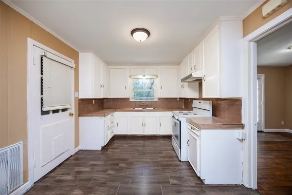 $1,650 | 304 Harris Boulevard, Conroe, TX 77301