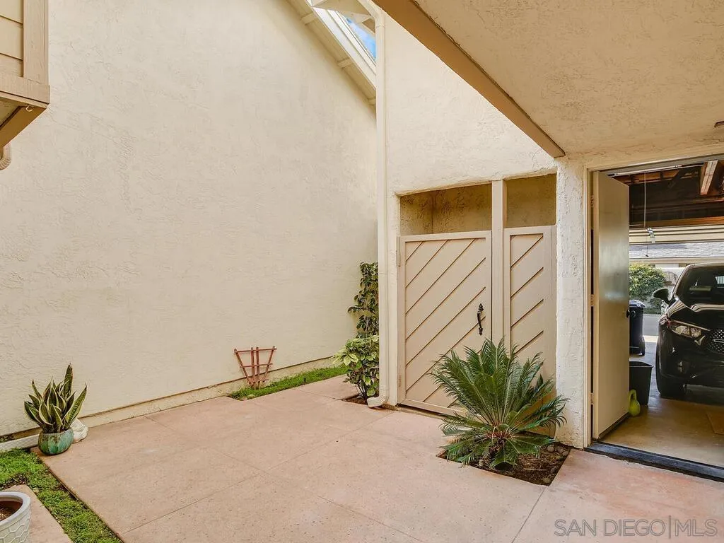 16055 Vista De Golf Rancho Santa Fe, CA 92091 - Photo 3 of 35 a view of a house with a backyard