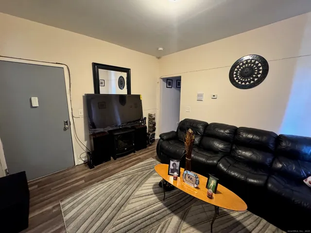 $1,500 | 204 Magnolia Street, Unit 2S, Hartford, CT 06112