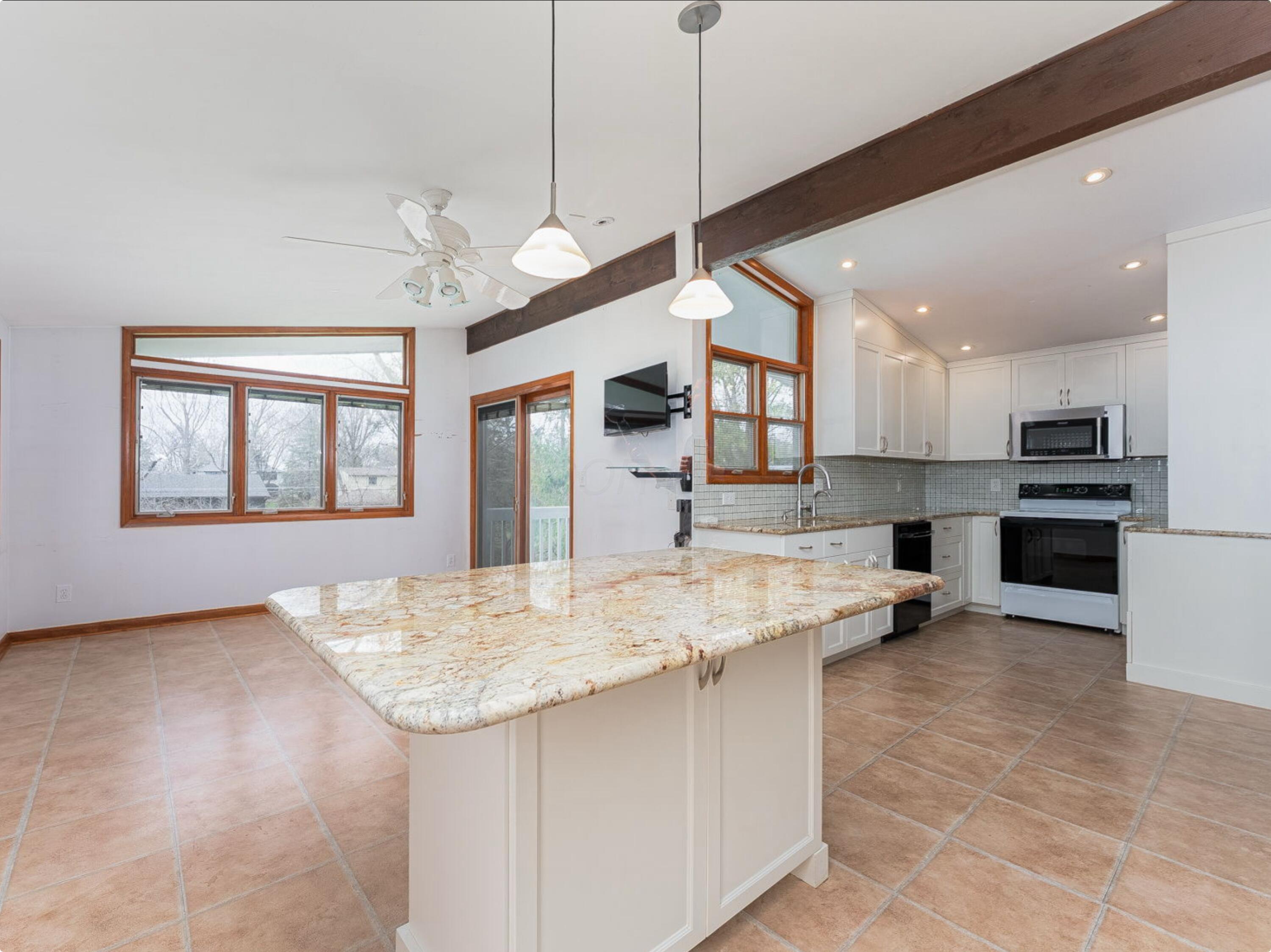 4161 Winfield Road Columbus, OH 43220 - Photo 11 of 39 Kitchen