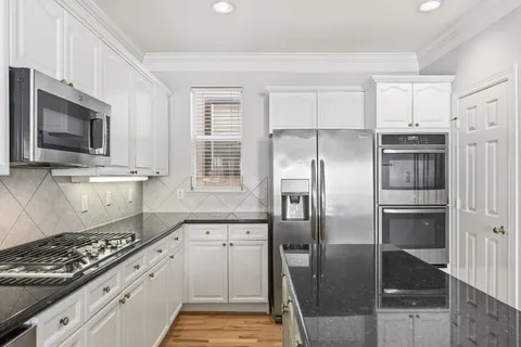 $3,200 | 827 Rosine Street, Houston, TX 77019