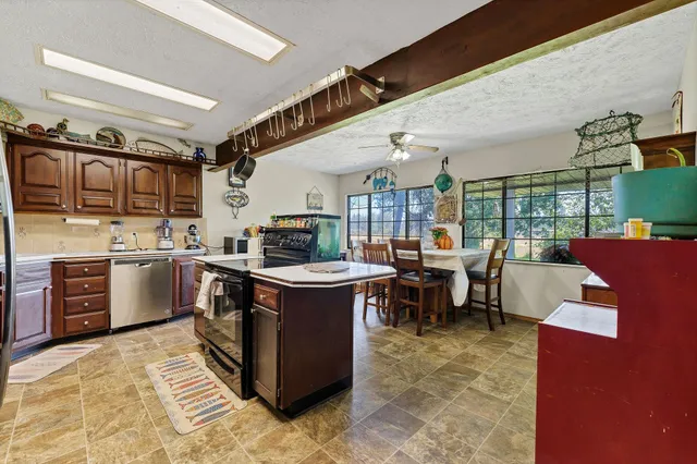 $749,999 | 15817 South Whitehouse Lane, Cheney, WA 99004