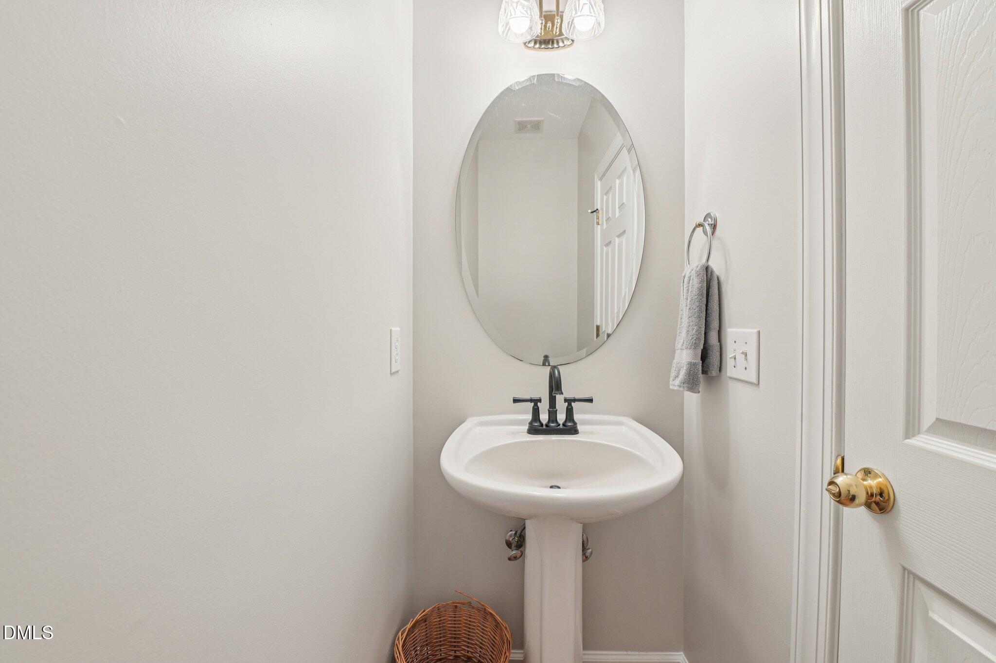 2013 Kinleys Way Raleigh, NC 27613 - Photo 24 of 68 21-web-or-mls-Kinleys Way-S1003-021