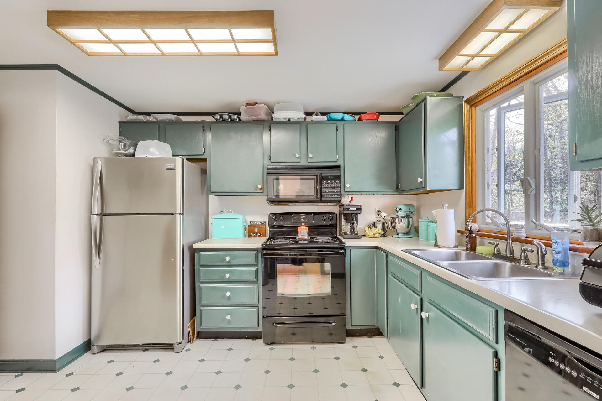 145 Bog Pond Road Brewster, MA 02631 - Photo 4 of 30 145BP Kitchen