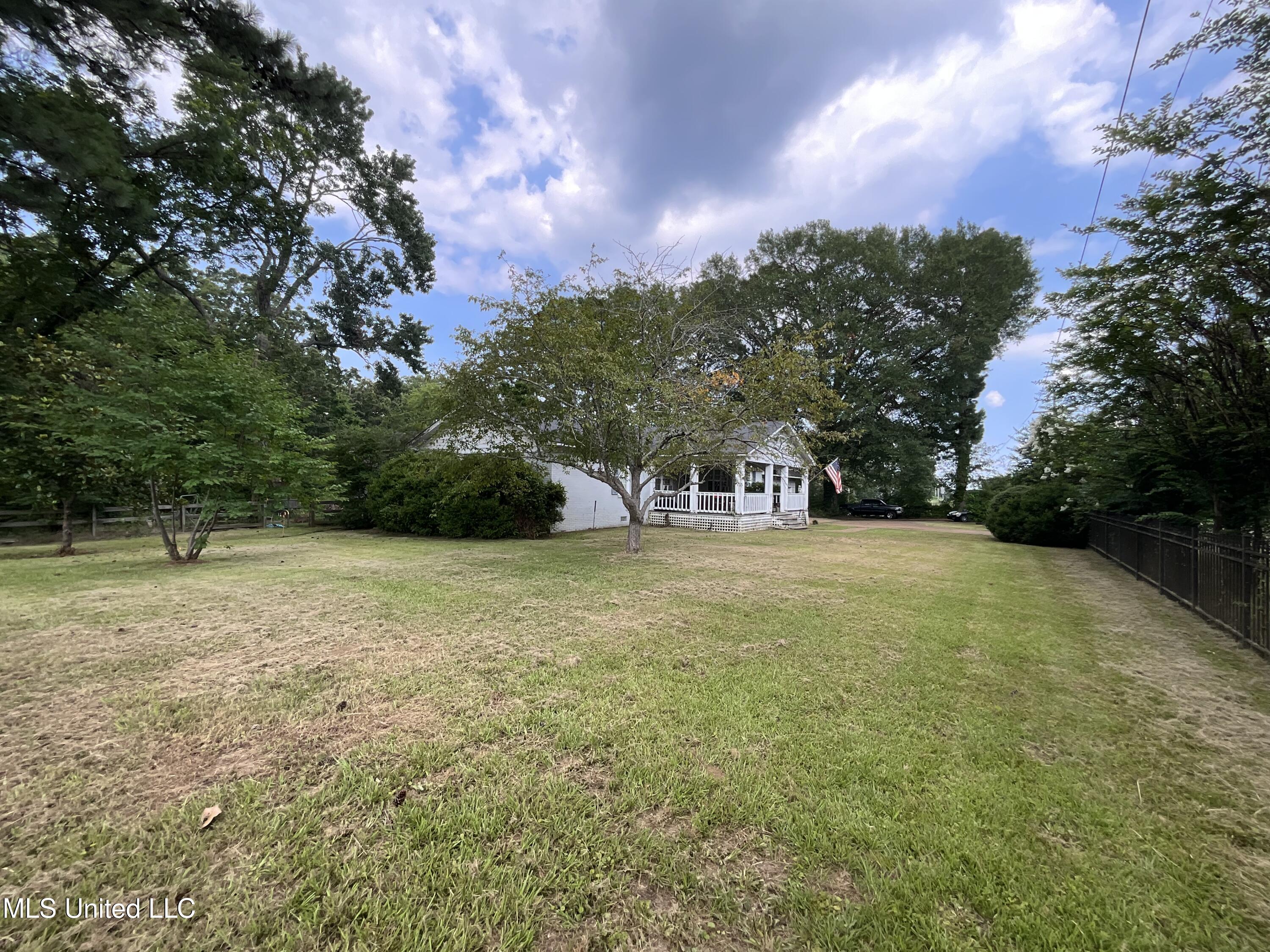 3065 Holly Springs Road Hernando, MS 38632 - Photo 2 of 6 IMG_0455