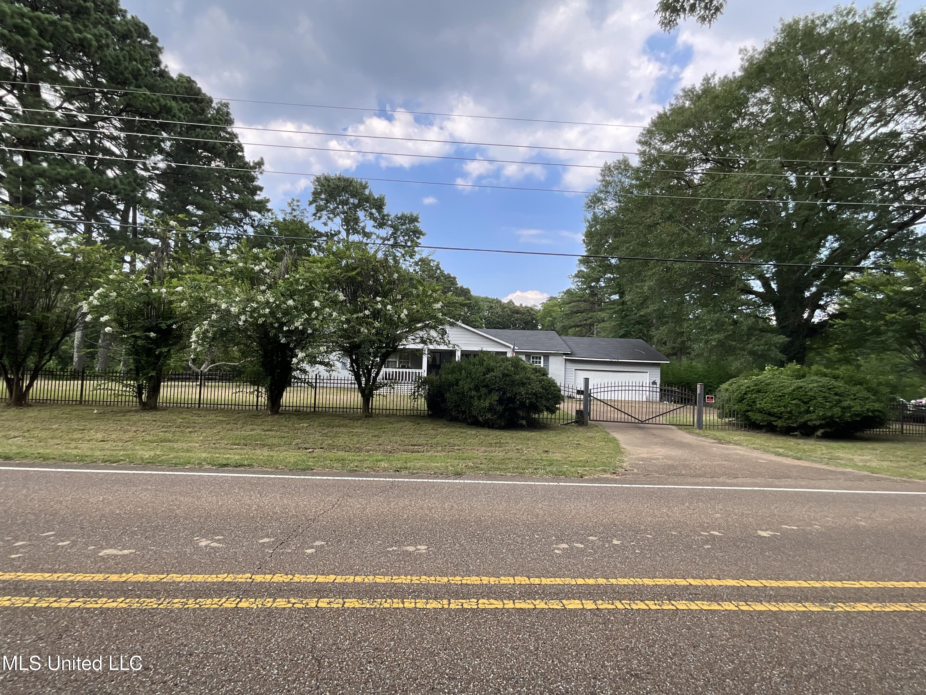 3065 Holly Springs Road Hernando, MS 38632 - Photo 5 of 6 IMG_0452