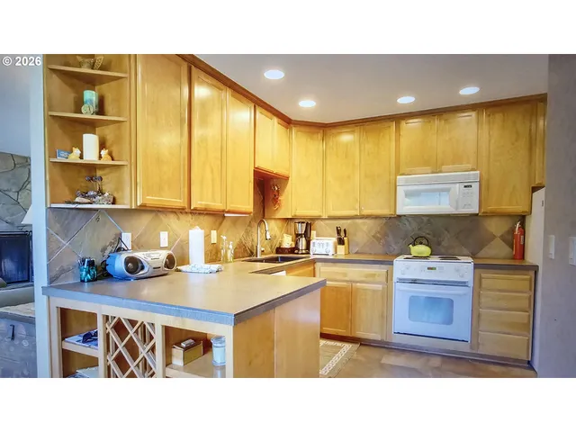 $379,950 | 68651 East Bowmans Circle, Welches, OR 97067