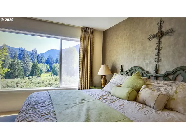 $379,950 | 68651 East Bowmans Circle, Welches, OR 97067