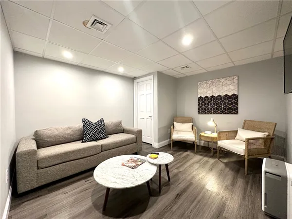 $3,600 | 90 Wolcott Avenue, Unit 1, Middletown, RI 02842