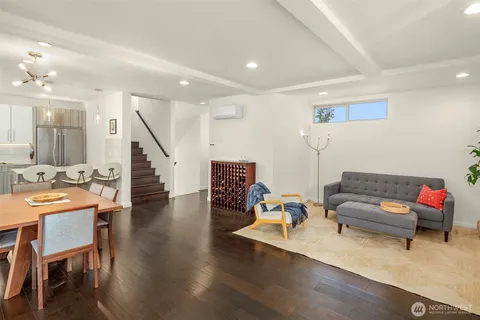 $1,025,000 | 9230 Interlake Avenue North, Seattle, WA 98103