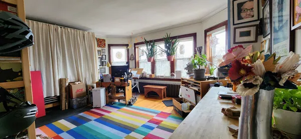 $2,595 | 1925 West Belle Plaine Avenue, Unit 3F, Chicago, IL 60613