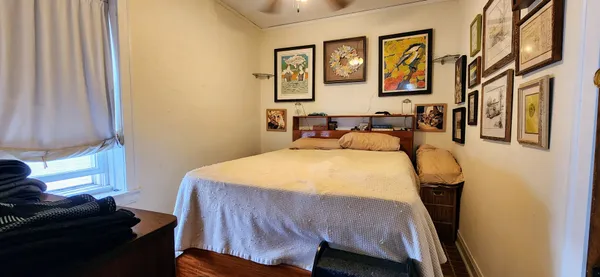 $2,595 | 1925 West Belle Plaine Avenue, Unit 3F, Chicago, IL 60613