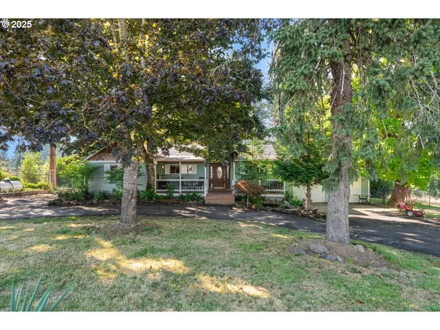 $799,900 | 4211 Southeast 322 Avenue, Troutdale, OR 97060