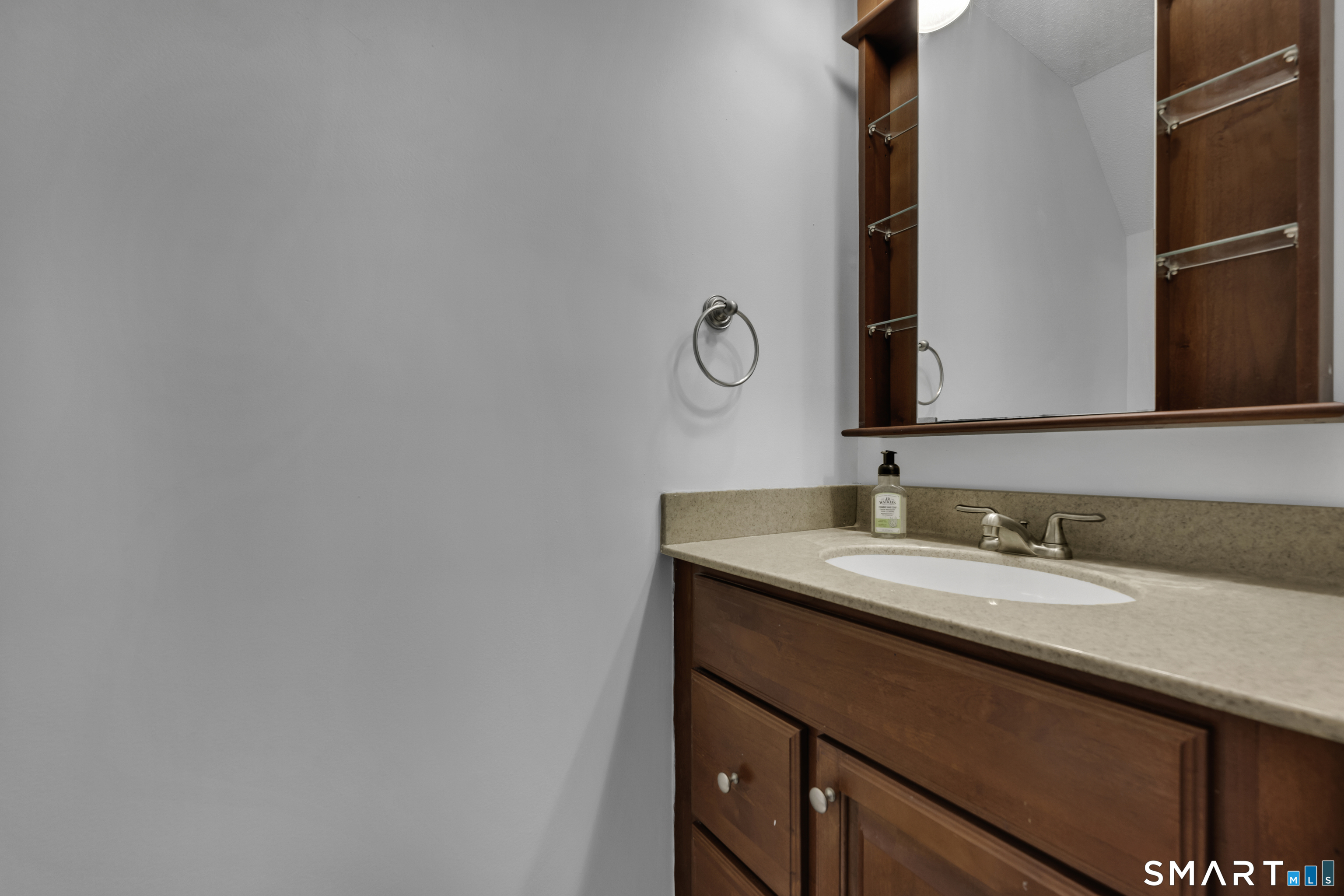 585 Park Road, Unit 91 Waterbury, CT 06708 - Photo 9 of 23