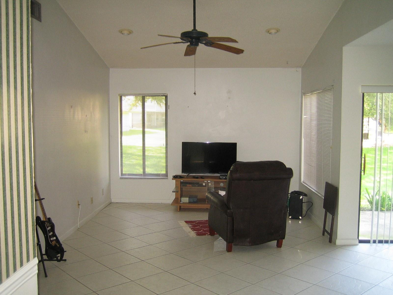 50 Forest Circle Hollywood, FL 33026 - Photo 2 of 8 Photo 2