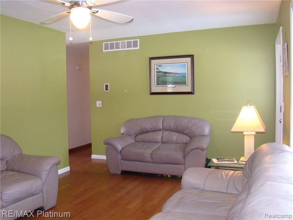 10077 West Stanley Road Flushing, MI 48433 - Photo 6 of 27
