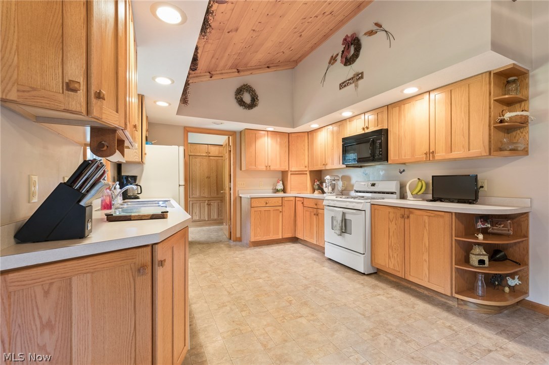 2382 Fillingham Road Rome, OH 44085 - Photo 27 of 33