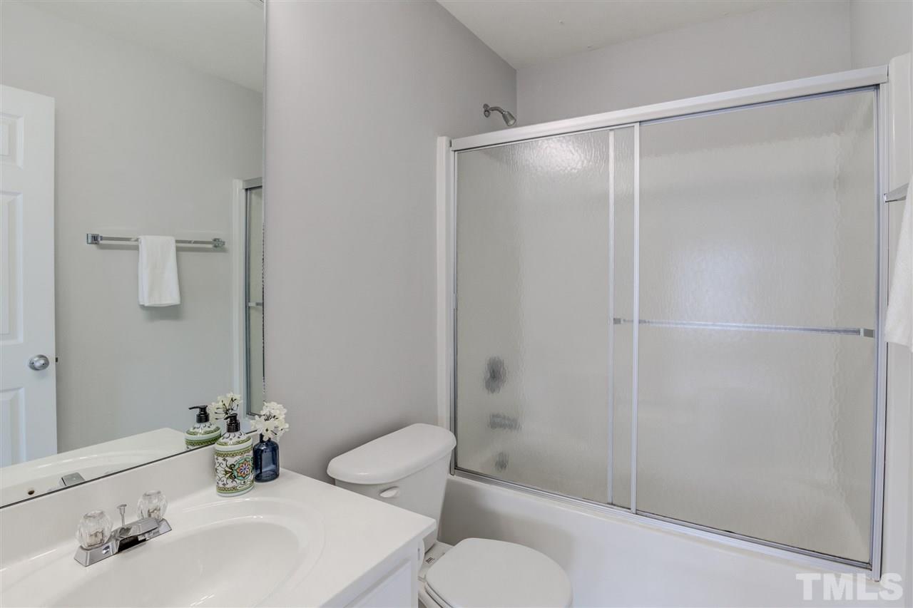 5540 Red Robin Road Raleigh, NC 27613 - Photo 24 of 30 second master en suite bath