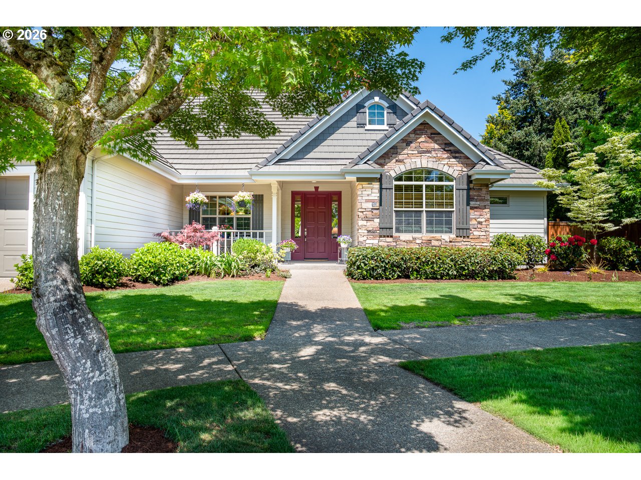 3381 Rosemont Way Eugene, OR 97401 - Photo 1 of 45 a front view of house with yard and green space