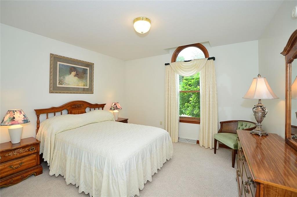 5177 Curry Road Pittsburgh, PA 15236 - Photo 13 of 25 Gallery Image 13