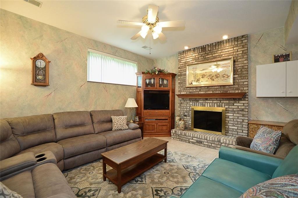 5177 Curry Road Pittsburgh, PA 15236 - Photo 17 of 25 Gallery Image 17