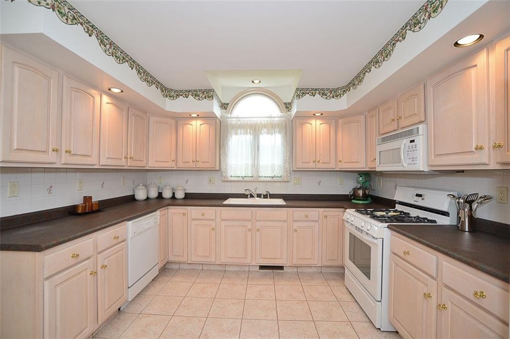 5177 Curry Road Pittsburgh, PA 15236 - Photo 8 of 25 Gallery Image 8
