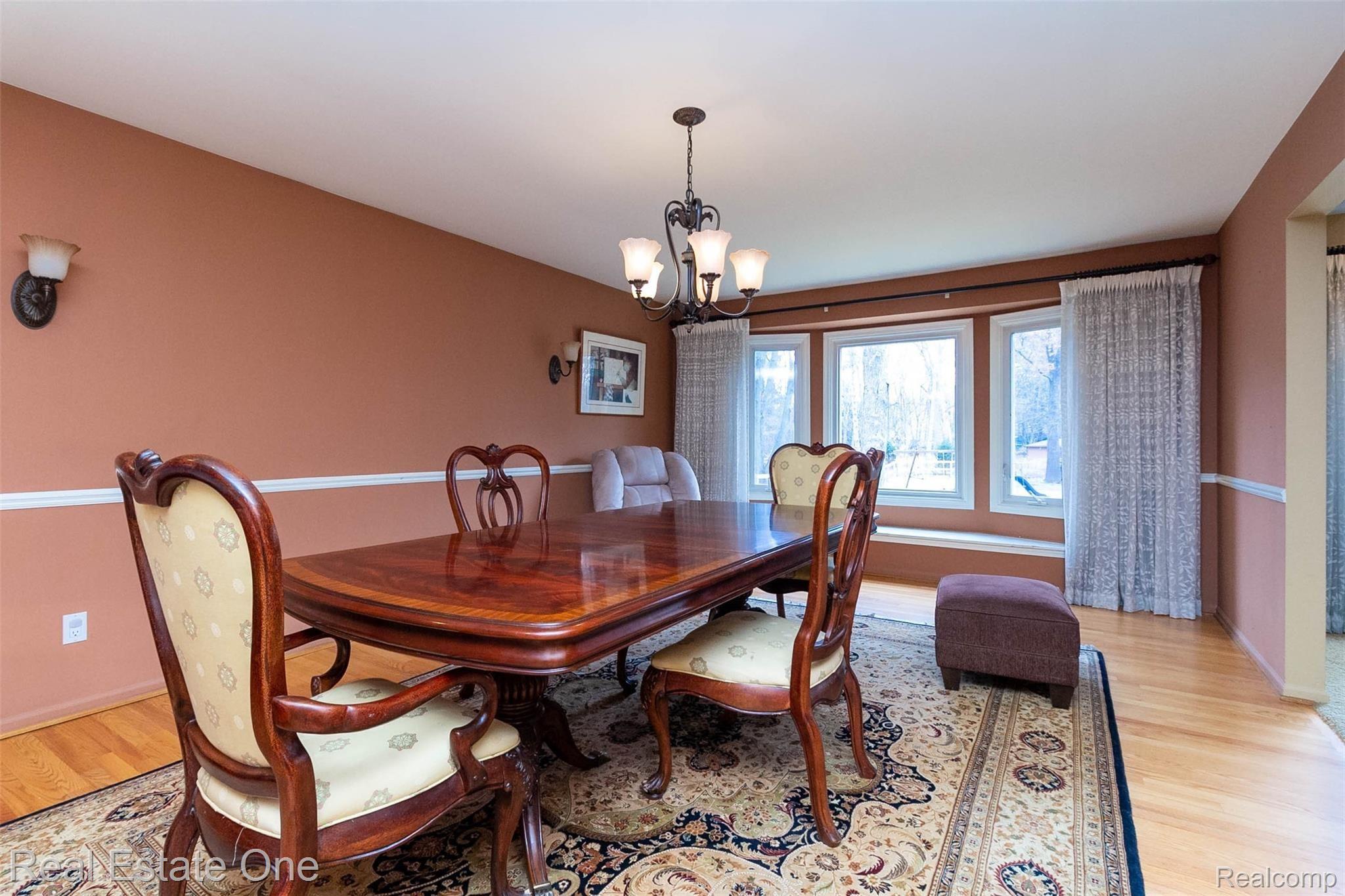 1255 Seville Road Rochester, MI 48309 - Photo 12 of 58 12.jpg