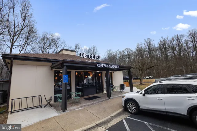 a view of a building entrance