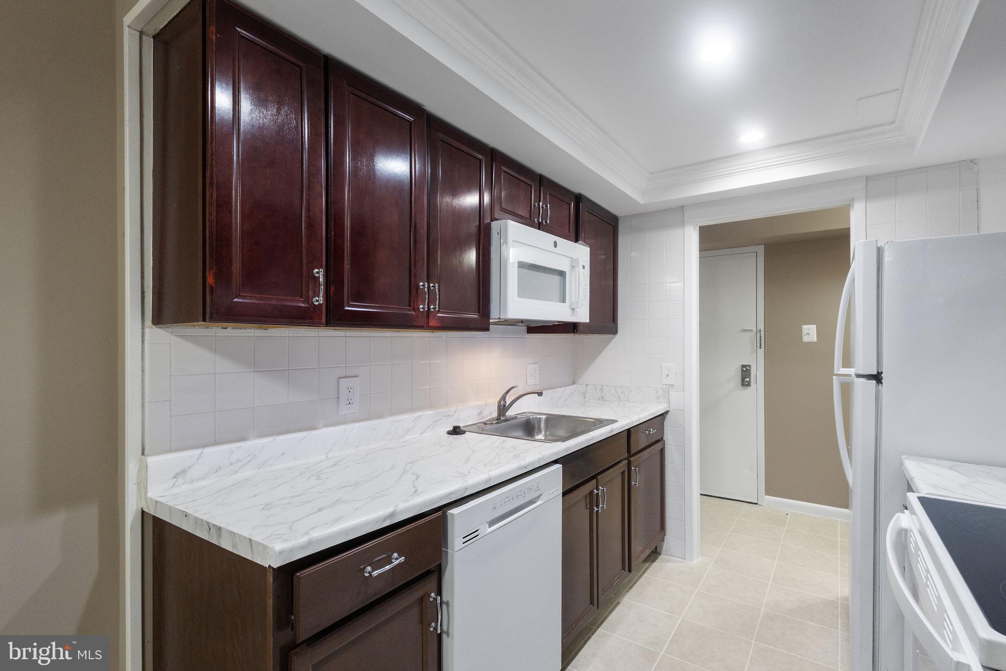 11654 Stoneview Square, Unit 94/1B Reston, VA 20191 - Photo 8 of 46